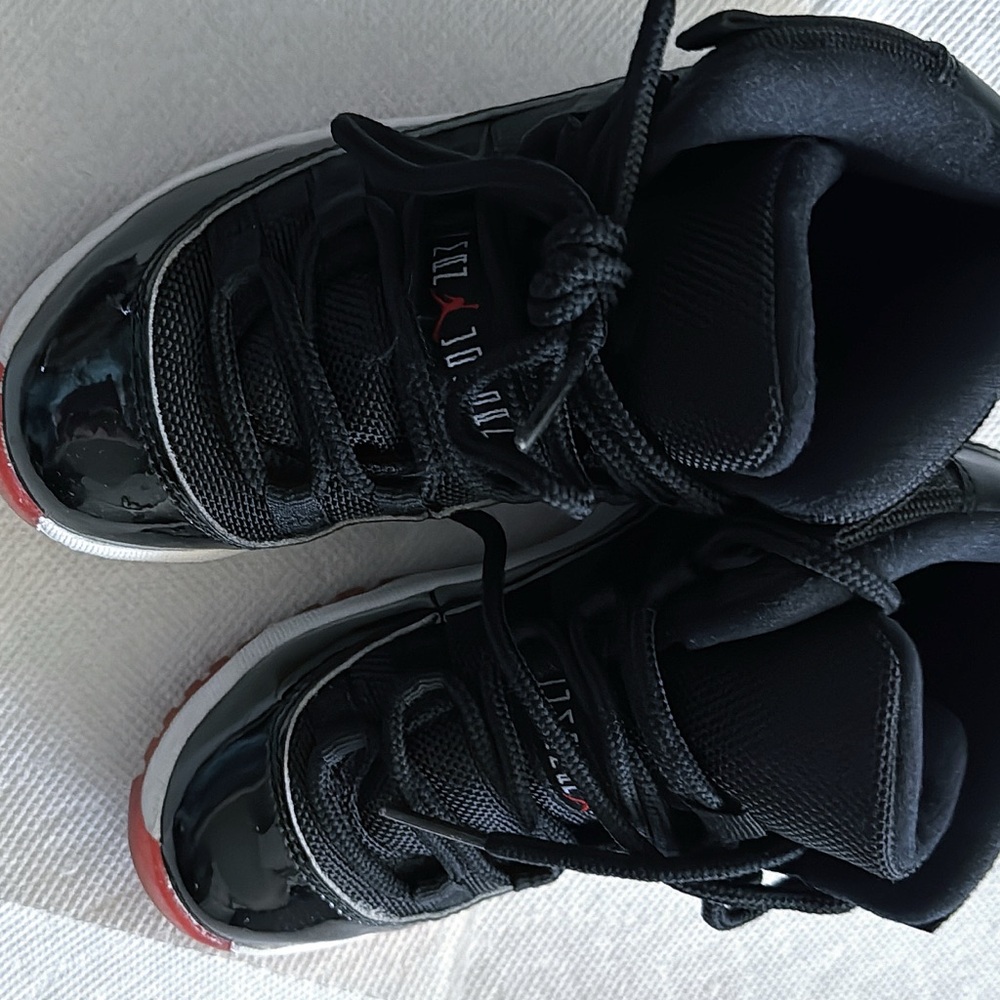 Jordan 11 Bred - Picture 5 of 8